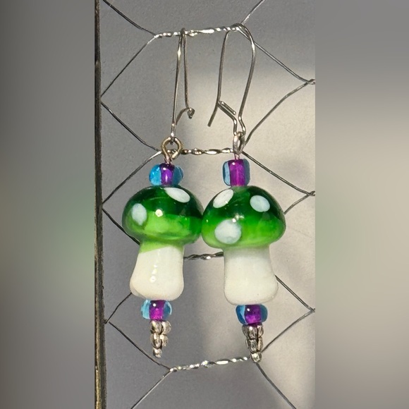 Earrings - Picture 1 of 1